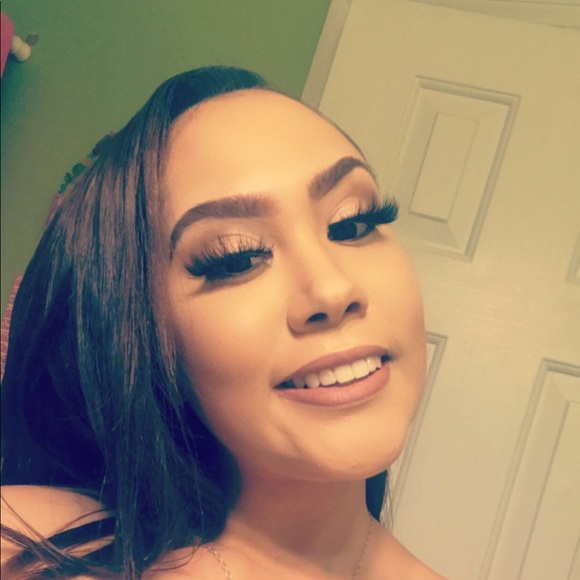 Meet your Posher, Rachel - Picture 1 of 2